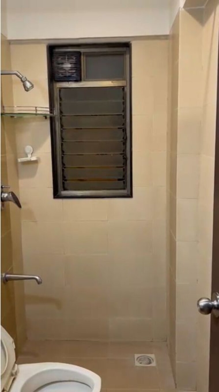 Bathroom, chembur 2 Bedroom 700 Sq.Ft. Apartment In Chembur Mumbai 10771556