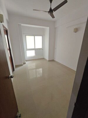 Room in 3 BHK Apartment at Mahagun Moderne, Sector 78 – for Sale