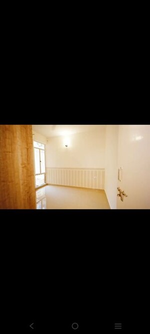 Room in 2 BHK Apartment at Suncity Avenue 102, Sector 102 – for Rent