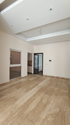 Hall in 3 BHK Apartment at Aradhya Homes, Sector 67a – for Rent