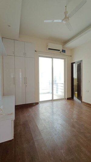 Room in 3 BHK Apartment at Aradhya Homes, Sector 67a – for Rent