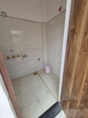 Bathroom in 1.5 BHK Builder Floor at Mayur Vihar – for Rent