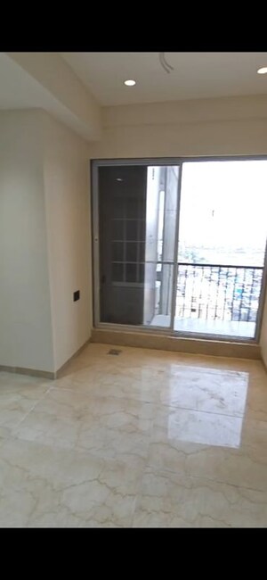 Room in 4 BHK Apartment at Shapoorji Pallonji BKC 28, Bandra East – for Rent