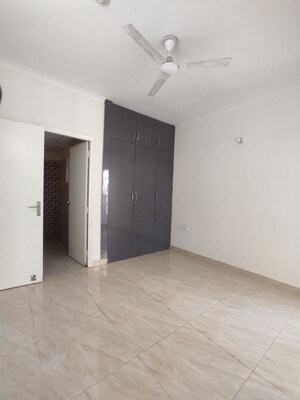 Room in 2 BHK Apartment at Gaur Yamuna City, Gaur Yamuna City – for Sale