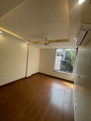 Room in 3 BHK Builder Floor at Sector 45 – for Rent