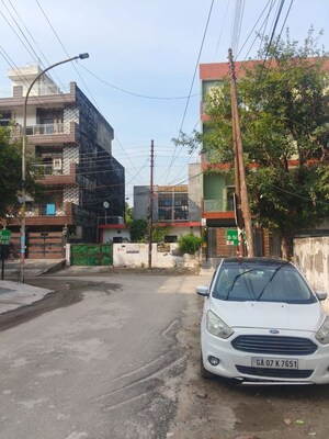 3.5 BHK Villa – Exterior View View at Sector 61 - for Sale