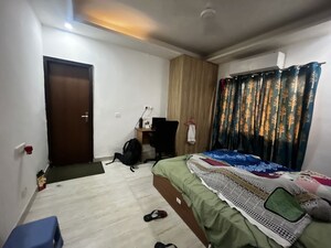 Bedroom in 3 BHK Builder Floor at Sector 46 – for Rent