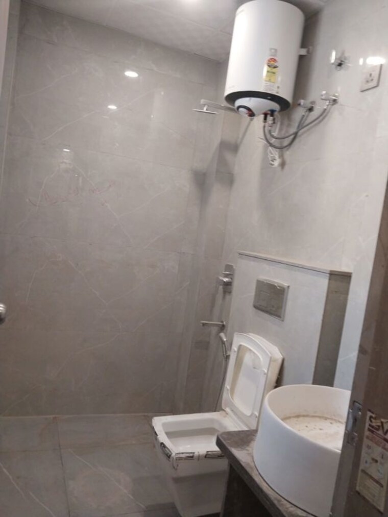 Bathroom, sector 57 2 Bedroom 1800 Sq.Ft. Builder Floor In Sector 57 Gurgaon 10771669