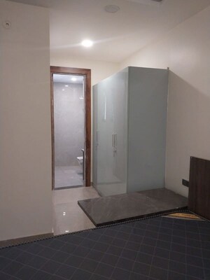 Room in 2 BHK Builder Floor at Sector 57 – for Rent