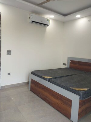 Bedroom in 2 BHK Builder Floor at Sector 57 – for Rent