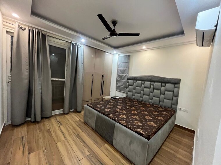 Bedroom, sector 52 3 Bedroom 2200 Sq.Ft. Builder Floor In Sector 52 Gurgaon 10771679