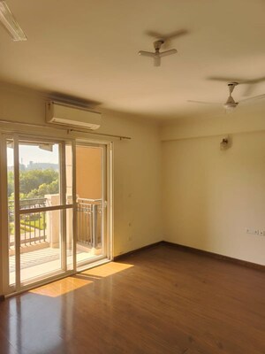 Room in 5 BHK Apartment at ATS Golf Meadows, Central Derabassi – for Rent