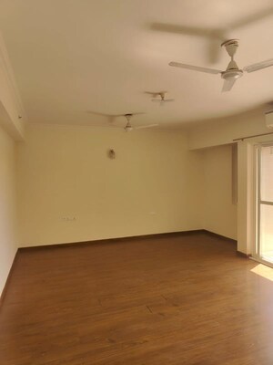Room in 5 BHK Apartment at ATS Golf Meadows, Central Derabassi – for Rent