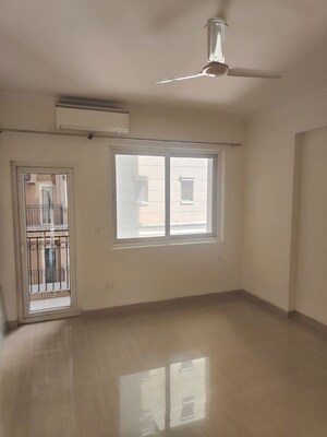Room in 5 BHK Apartment at ATS Golf Meadows, Central Derabassi – for Rent