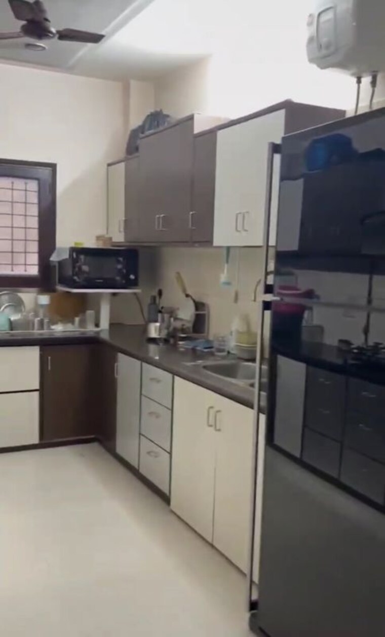 Kitchen, ramprastha greens 5 Bedroom 3600 Sq.Ft. Builder Floor In Ramprastha Greens Ghaziabad 10771704