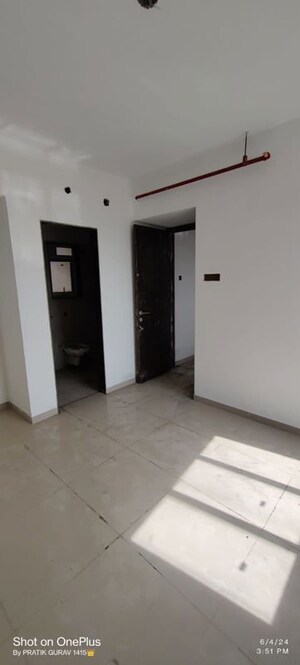 Room in 1.5 BHK Apartment at Puranik City, Kasarvadavali – for Rent