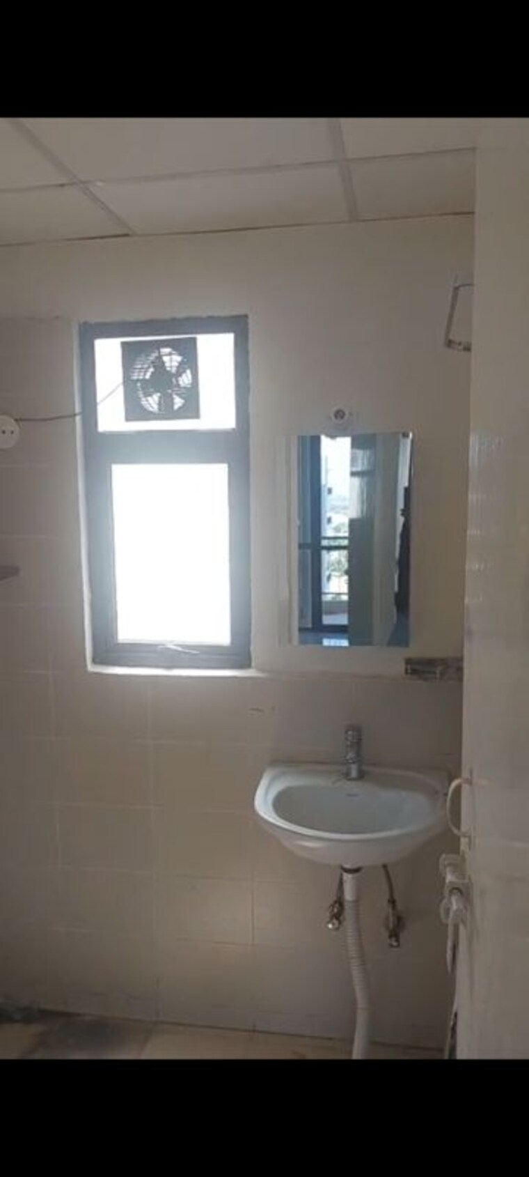 Bathroom, conscient-habitat 3 Bedroom 950 Sq.Ft. Apartment In Sector 99a Gurgaon 10771754