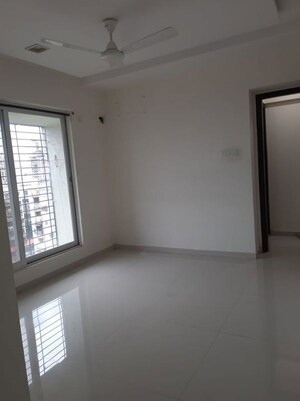 Room in 3 BHK Apartment at DLH Orchid, Andheri West – for Sale