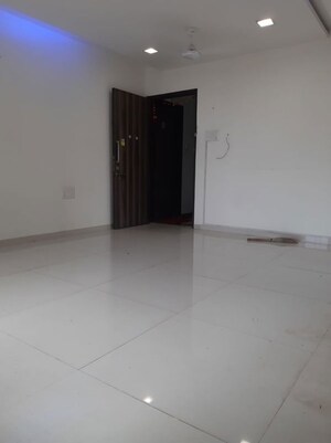 Room in 3 BHK Apartment at DLH Orchid, Andheri West – for Sale