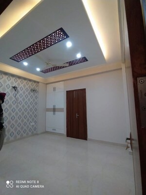 Room in 6+ BHK Independent House at Sector 8 – for Sale