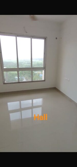 Room in 1.5 BHK Apartment at Puranik Rumah Bali, Ghodbunder Road – for Rent
