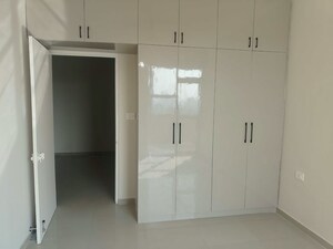 2 BHK Apartment For Rent in Pyramid Midtown, Sector 59