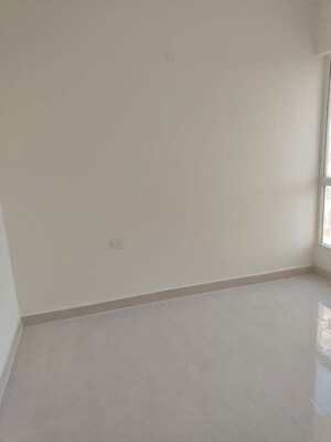 Room in 2 BHK Apartment at Signature Global Prime, Sector 63a – for Rent