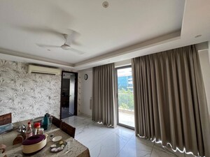 Team Area in 5 BHK Builder Floor at Sector 14 – for Sale