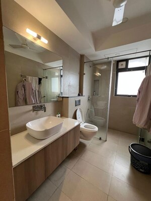 Team Area in 5 BHK Builder Floor at Sector 14 – for Sale
