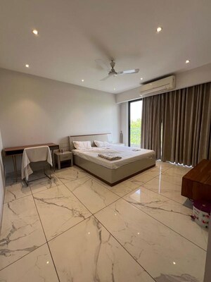 Team Area in 5 BHK Builder Floor at Sector 14 – for Sale