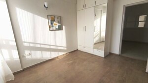 Room in 3.5 BHK Apartment at Emaar Palm Gardens, Sector 83 – for Sale