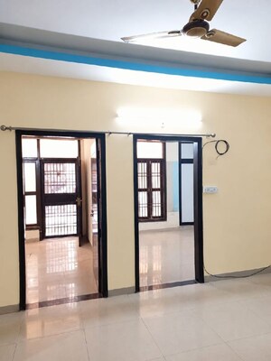 2 BHK Builder Floor For Rent in Maidan Garhi