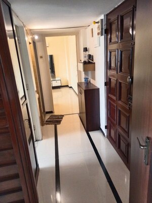  1 BHK Apartment at Bandra West – for Rent