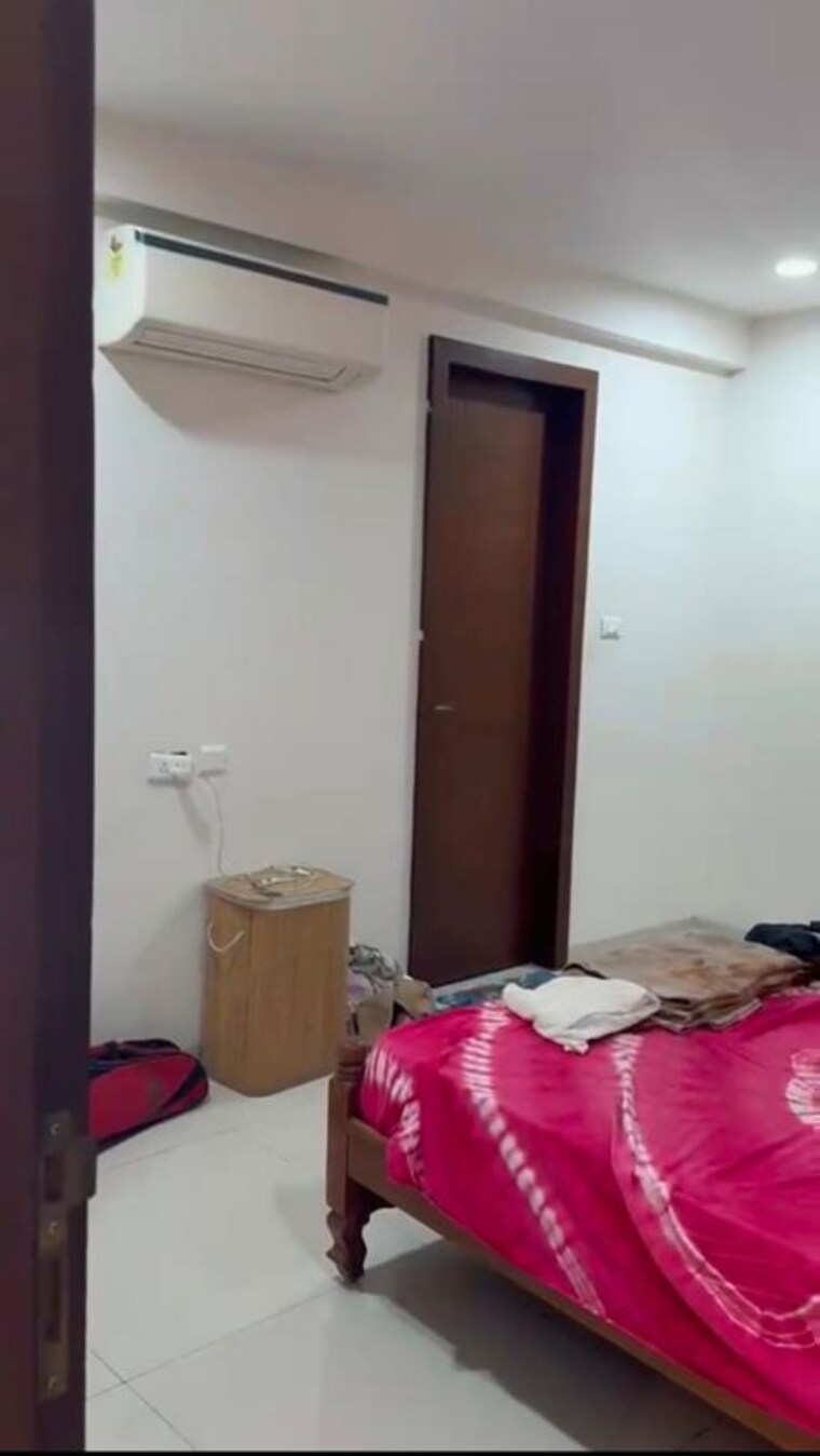 Bedroom, vamsiram-jyothi-cosmos 4 Bedroom 4095 Sq.Ft. Apartment In Hi Tech City Hyderabad 10771969