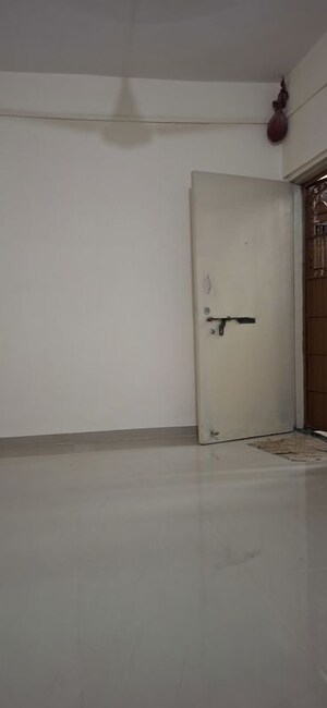 Room in 1 BHK Apartment at Kopar Khairane – for Rent