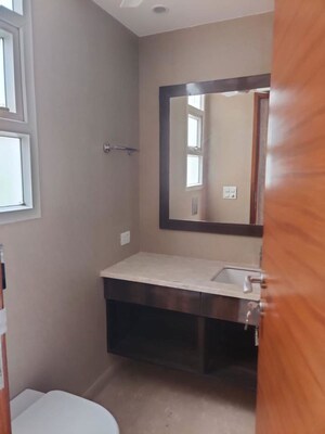 Room in 4 BHK Builder Floor at Safdarjung Enclave – for Sale