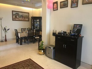 Gym in 3 BHK Builder Floor at Panchsheel Enclave – for Rent