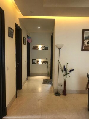 Room in 3 BHK Builder Floor at Panchsheel Enclave – for Rent