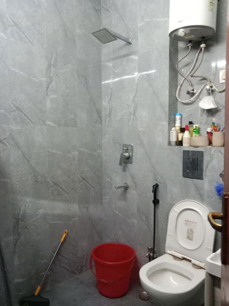 Bathroom, malviya nagar 2 Bedroom 900 Sq.Ft. Builder Floor In Malviya Nagar Delhi 10772012
