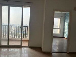 Room in 3 BHK Apartment at Mapsko Mount Ville, Sector 79 – for Rent