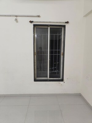 Room in 2 BHK Apartment at Prithvi Pinewood, Baner – for Rent