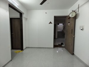Room in 1 BHK Apartment at The Green Sai Hill CHS, Borivali West – for Rent