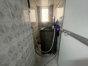 Bathroom in 1 BHK Apartment at Pestom Sagar Colony, Chembur – for Rent