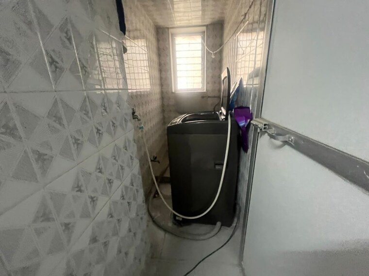 Bathroom, pestom-sagar-colony 1 Bedroom 500 Sq.Ft. Apartment In Chembur Mumbai 10772095