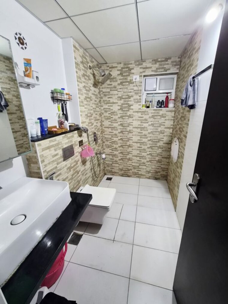 Bathroom, windsor-troika 2.5 Bedroom 1503 Sq.Ft. Apartment In Yelenahalli Bangalore 10772082