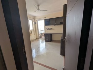 Room in 3 BHK Apartment at Unitech Escape, Sector 50 – for Rent