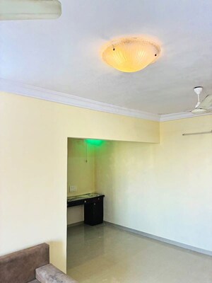 Room in 2 BHK Apartment at Ashok Nagar Complex, Andheri East – for Rent