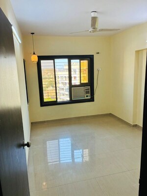 Room in 2 BHK Apartment at Ashok Nagar Complex, Andheri East – for Rent