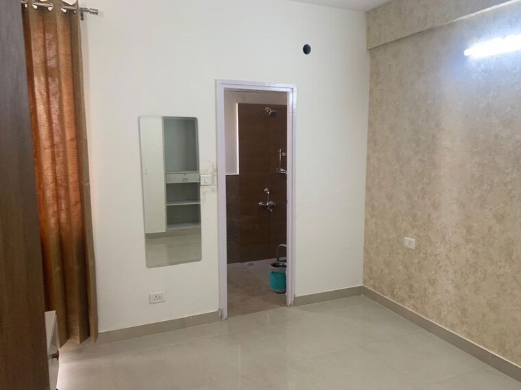 Room, suncity-avenue-76 2 Bedroom 582 Sq.Ft. Apartment In Sector 76 Gurgaon 10772377