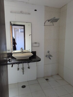 Bathroom in 3 BHK Apartment at DLF Park Place, Sector 54 – for Sale